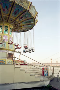 Optik's Motion 250D - C-41 / ECN-2 - Image 2